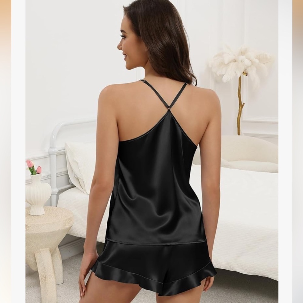 Elegant Black Satin Sleepwear 2 Piece Set NWT Size Large